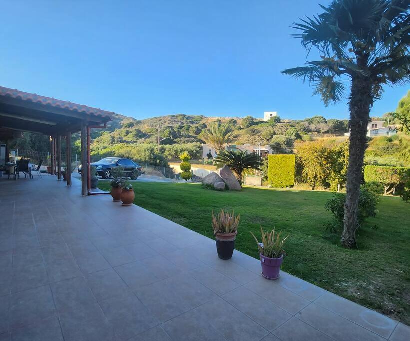 Villa Lux House With Garden Kámpos Esterno foto